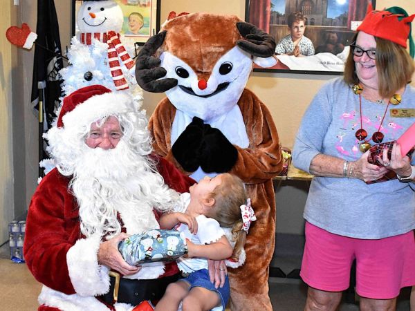 AMI Moose Lodge celebrates Christmas