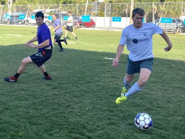 Moss Builders tops Sato Real Estate, stays undefeated
