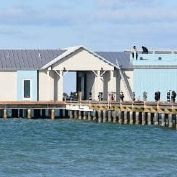 Commission will discuss rescinding pier lease decision