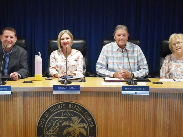 Holmes Beach commission seats to be decided Nov. 4