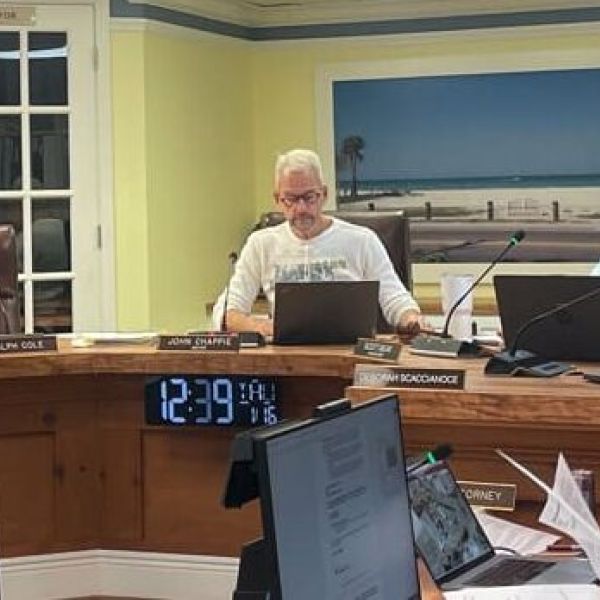 City commission discussing building department restructuring