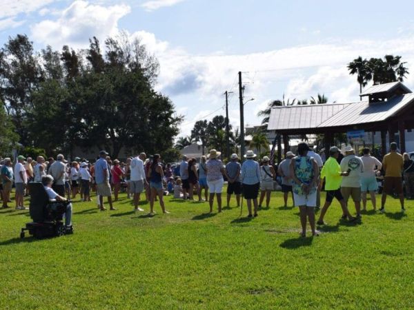 Hundreds rally against consolidation, garage