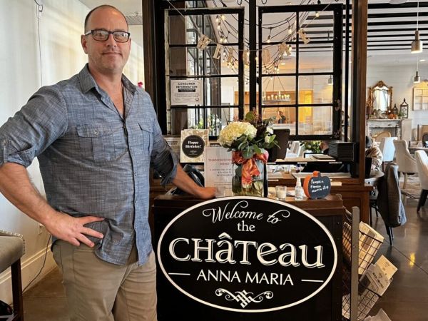 Restaurant owner launches web series