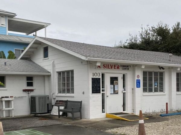 Annie Silver remains without a president