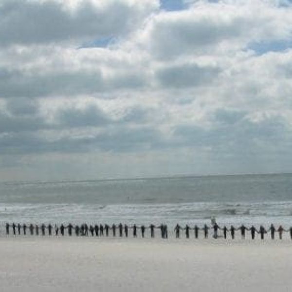 Hands Across the Sand oil protest