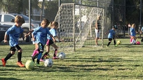 Center soccer clinic Beach Bums