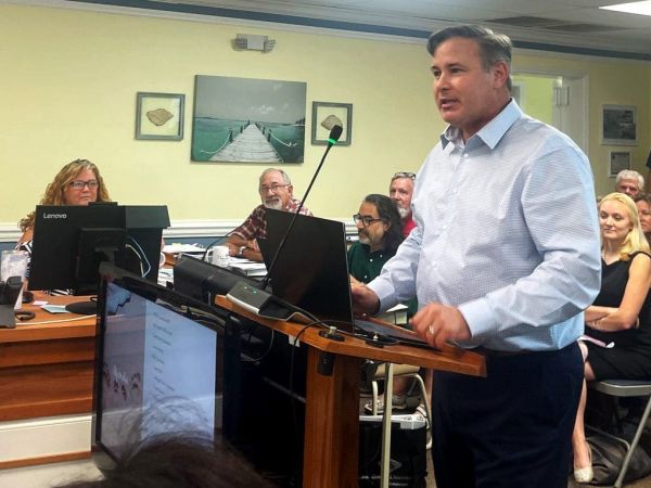 Commissioners review hotel project