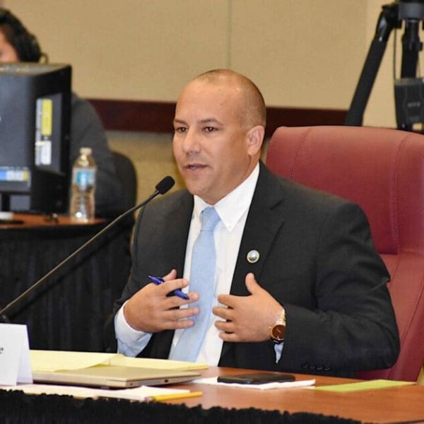 New county commissioner reignites Holmes Beach parking dispute